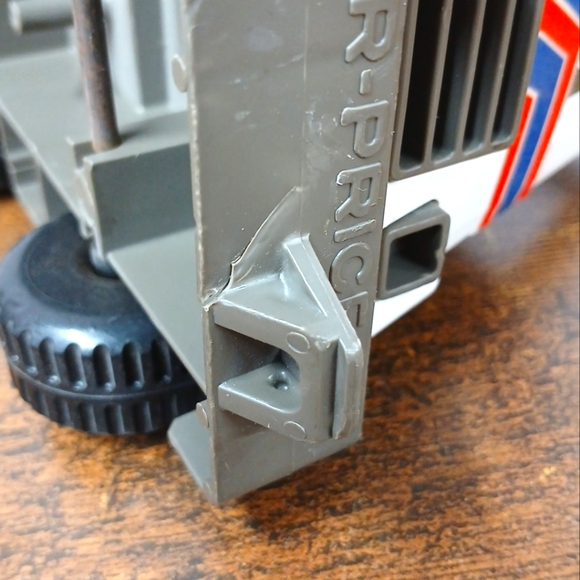 1984 Fisher-Price Husky Helpers Semi Truck Rig #327 - Picture 9 of 10